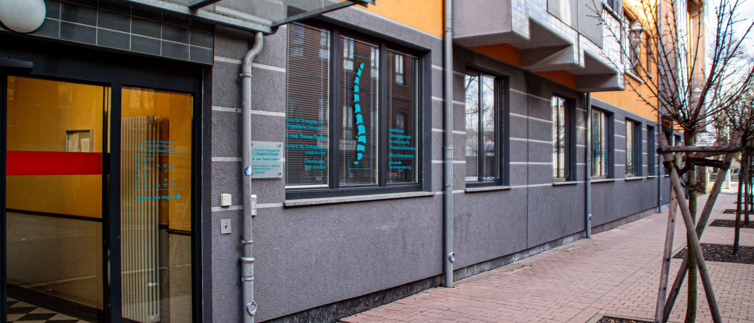 Praxiseingang in der Schillerstra&szlig;e